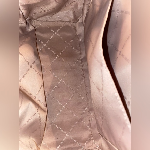 MICHAEL KORS DESIGNER HANDBAG BRAND NEW WITH MATCHING POMPOM BALL - Picture 8 of 8